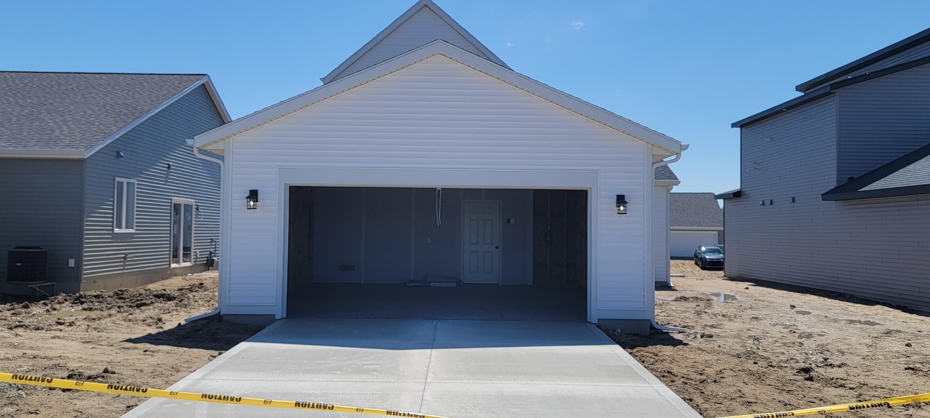 6647 Bellflower Drive Sw. Zeeland, MI 49464