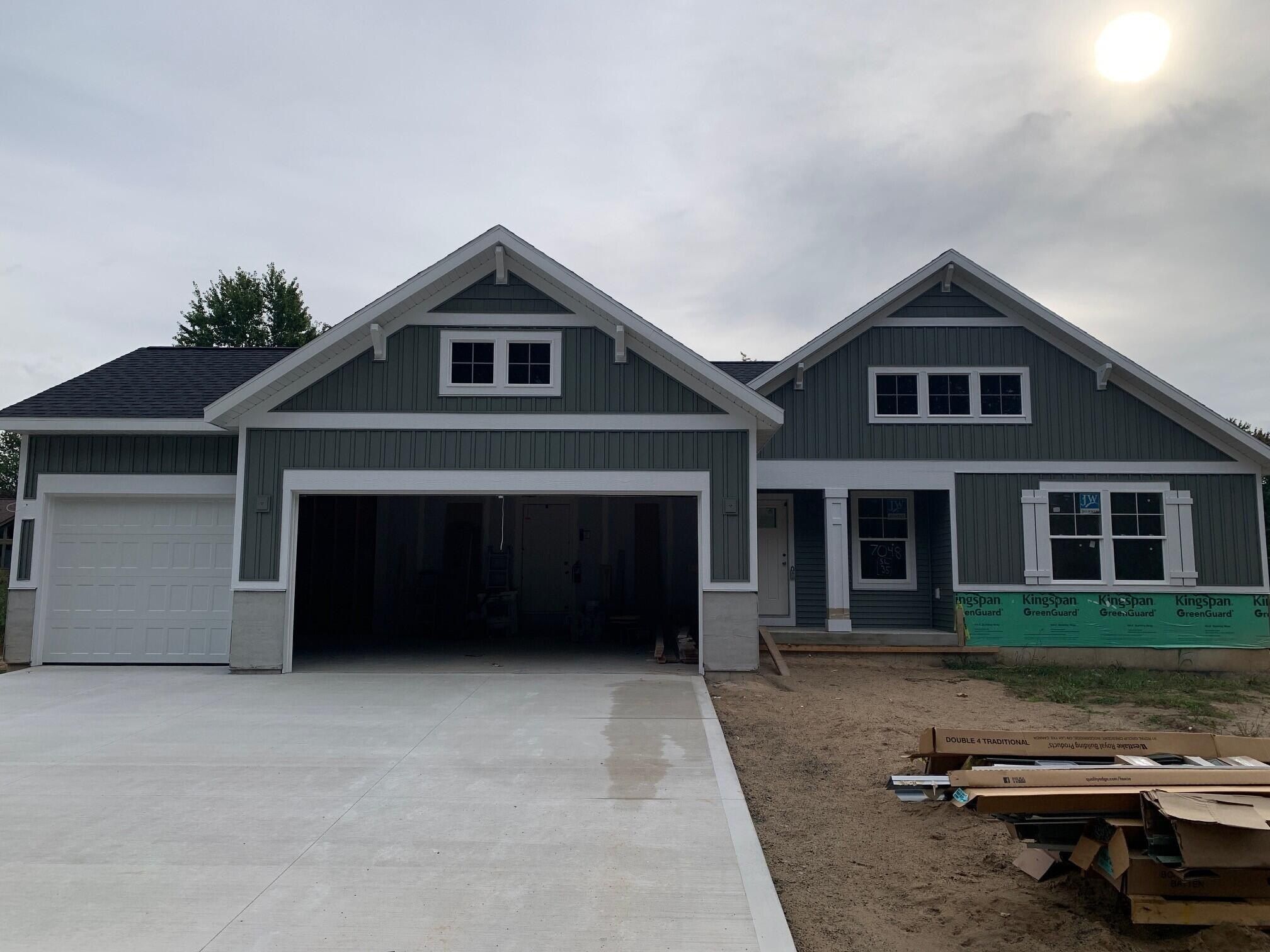7048 Pinehurst Drive Ne. Rockford, MI 49341