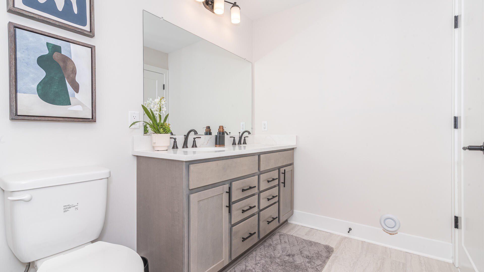 2711 Bristol Rdg Drive. Ann Arbor, MI 48105