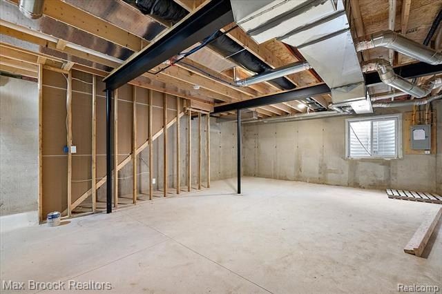 27824 Groveland Street. Madison Heights, MI 48071