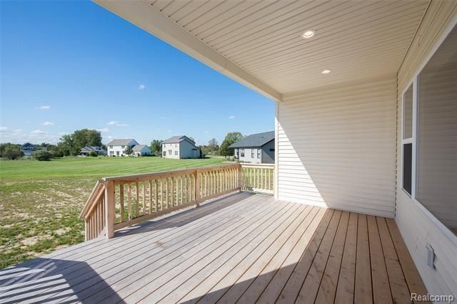 2878 Clivedon Road. Howell, MI 48843