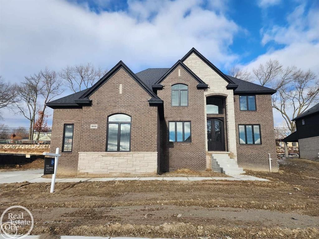 3515 Forster. Shelby Twp, MI 48316