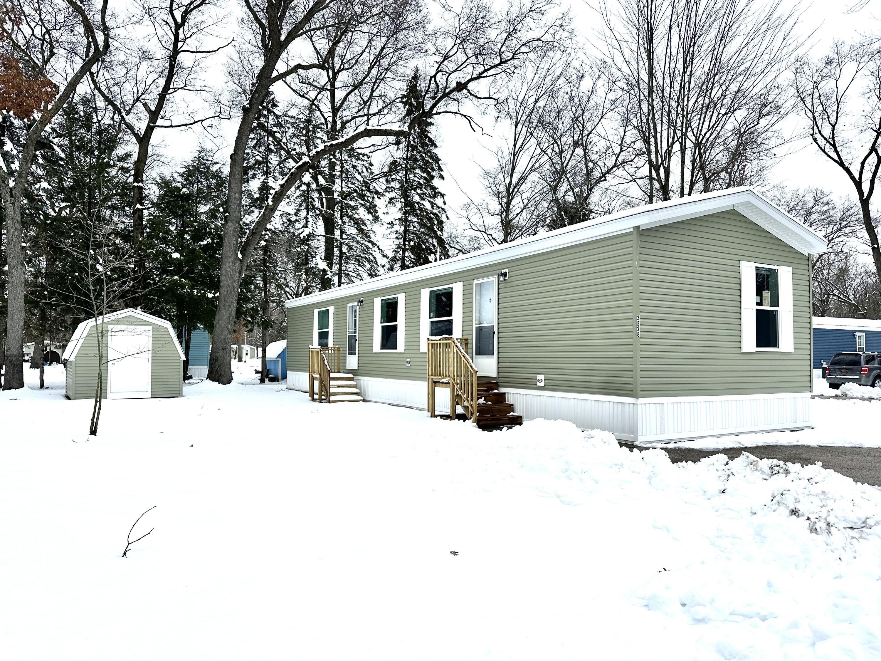 3528 Hickory Road. Twin Lake, MI 49457