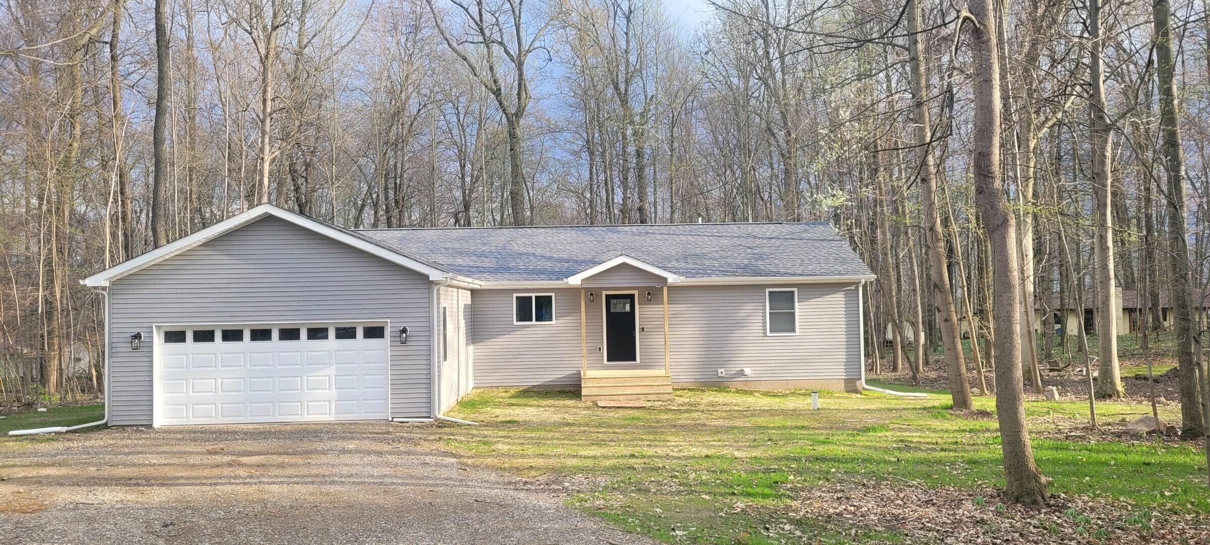 8427 Roscommon Court. Onsted, MI 49265