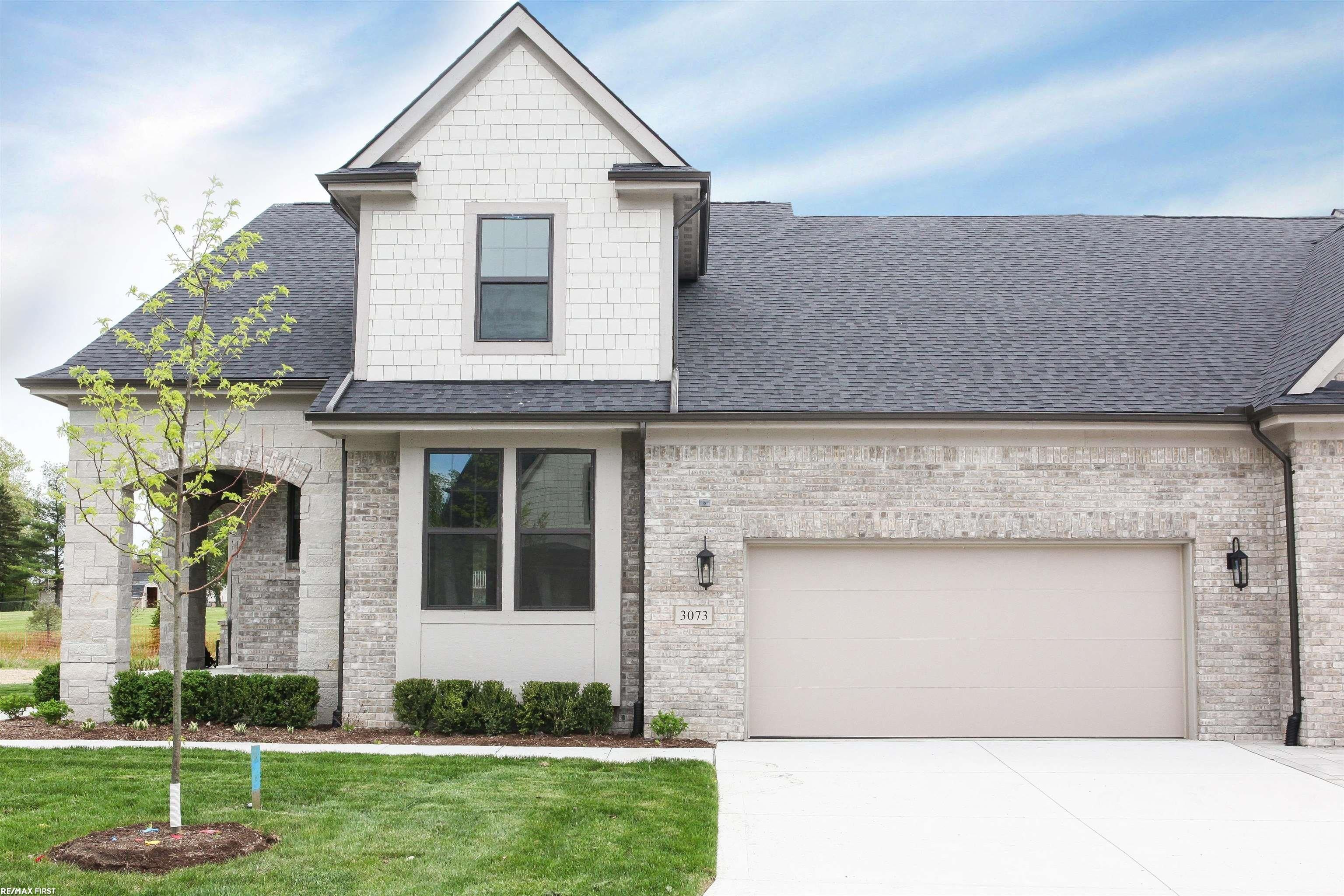 3073 Claret. Rochester Hills, MI 48309