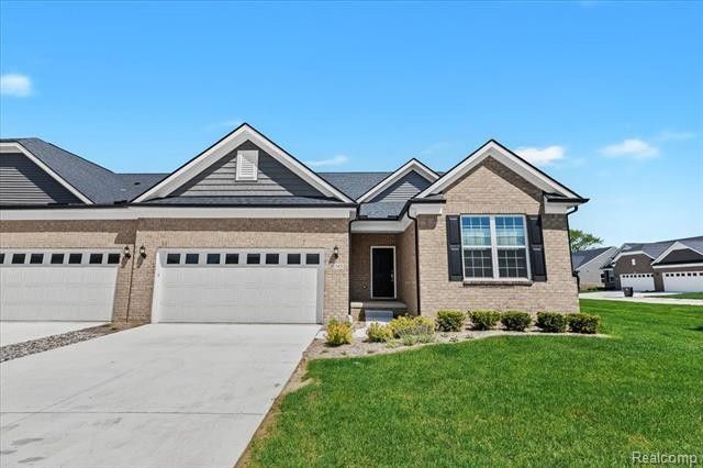 16345 Conifer Lane. Clinton Township, MI 48038