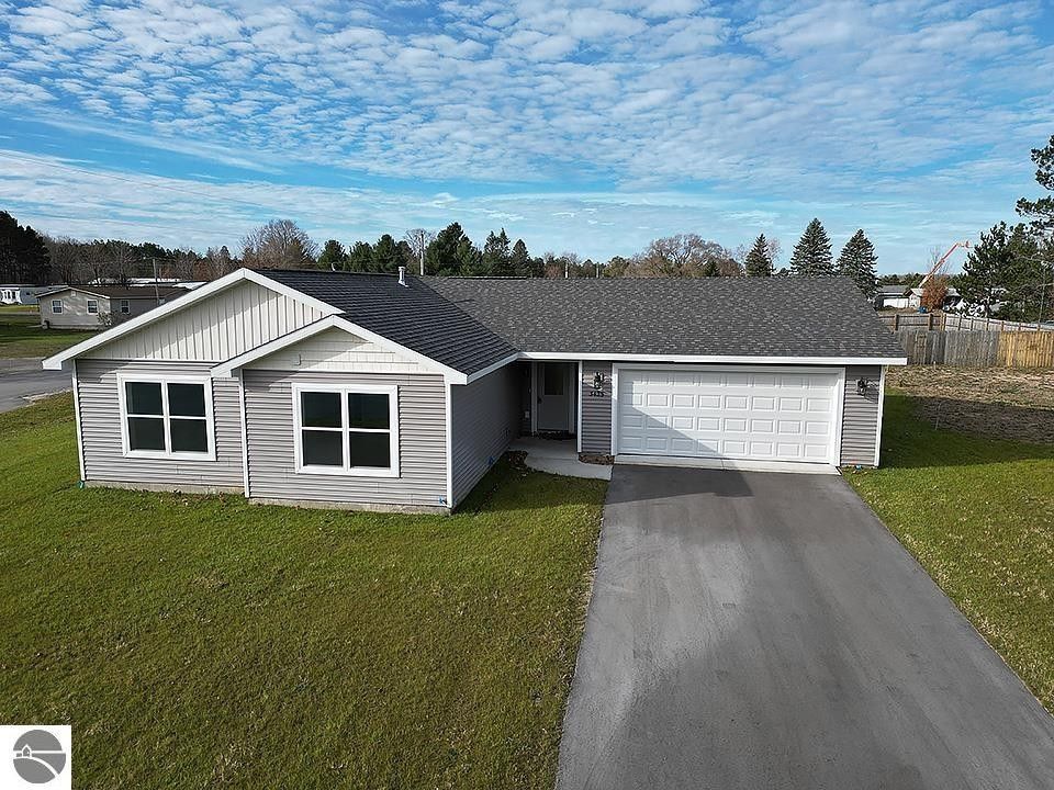 3425 Tanager. Traverse City, MI 49685