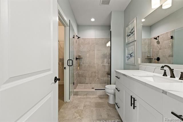 3888 Chatham Place. Brighton, MI 48114