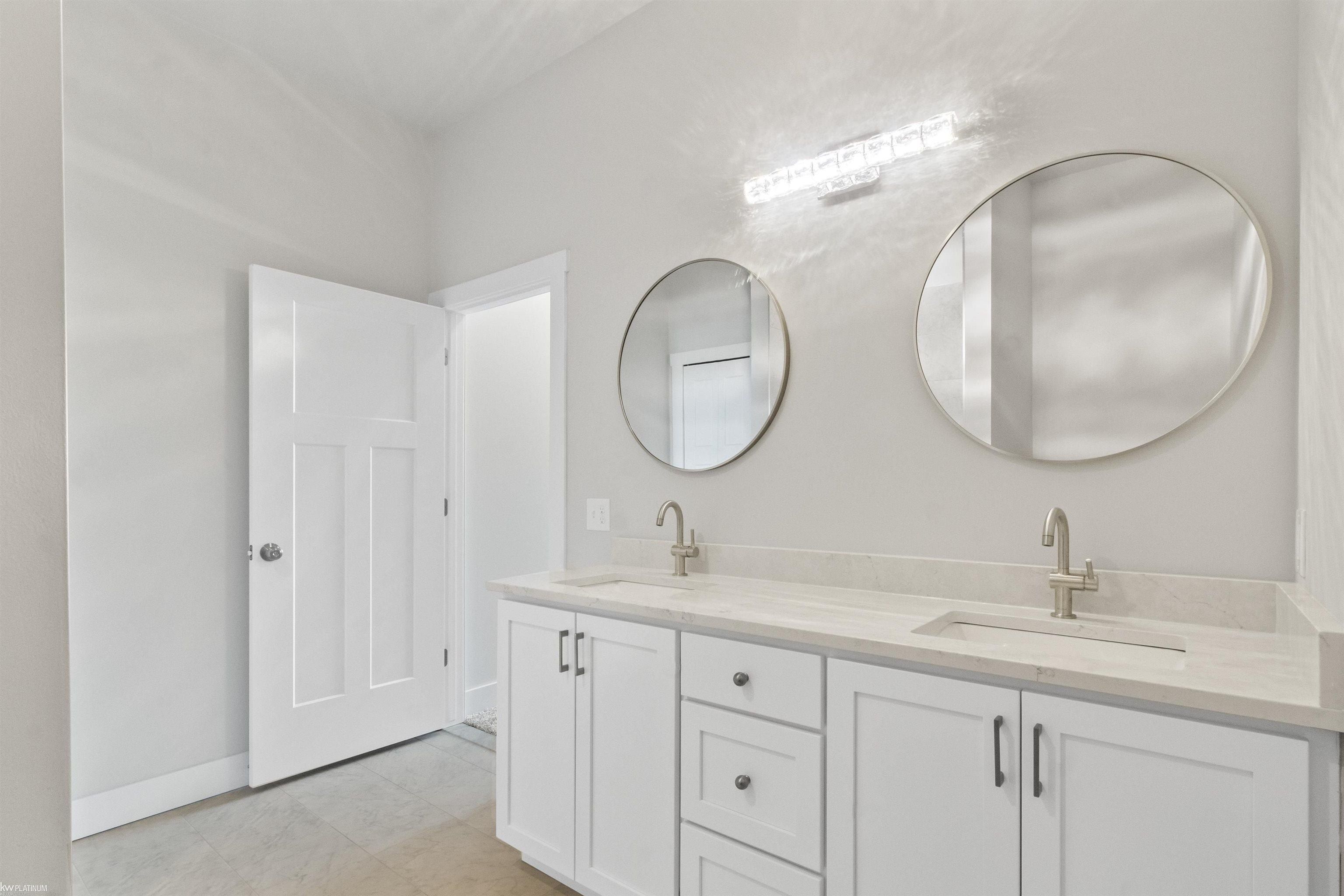 48365 Applegrove. New Baltimore, MI 48051