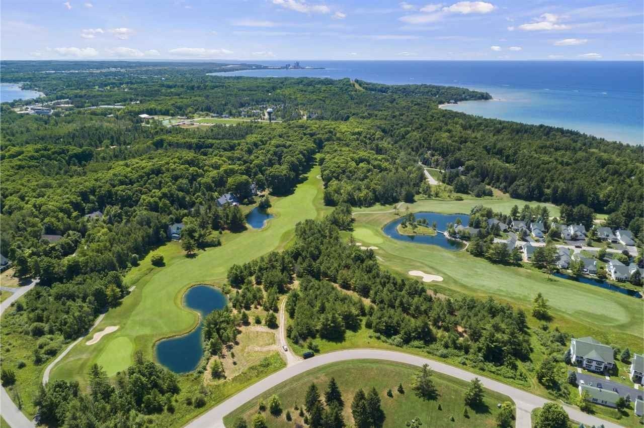 104 Windeberry. Charlevoix, MI 49720