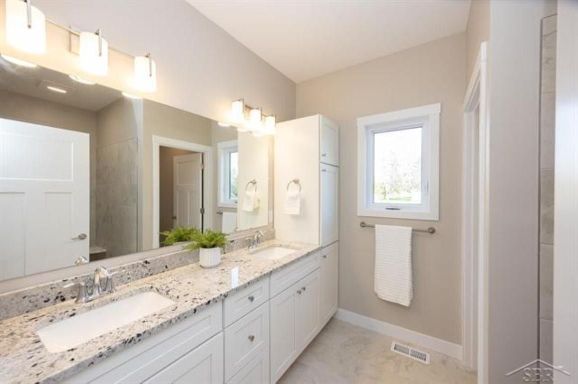 4073 Woodburn. Saginaw, MI 48603