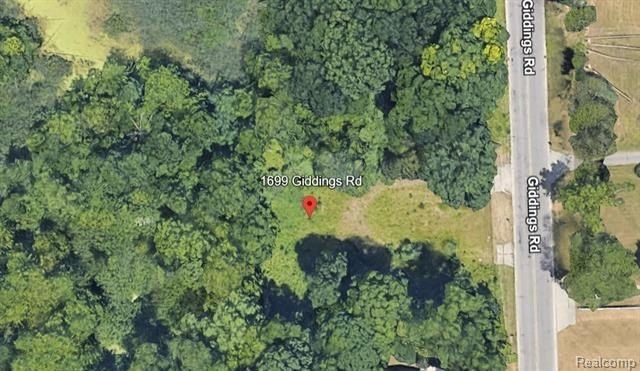 1699 Giddings Road. Pontiac, MI 48340