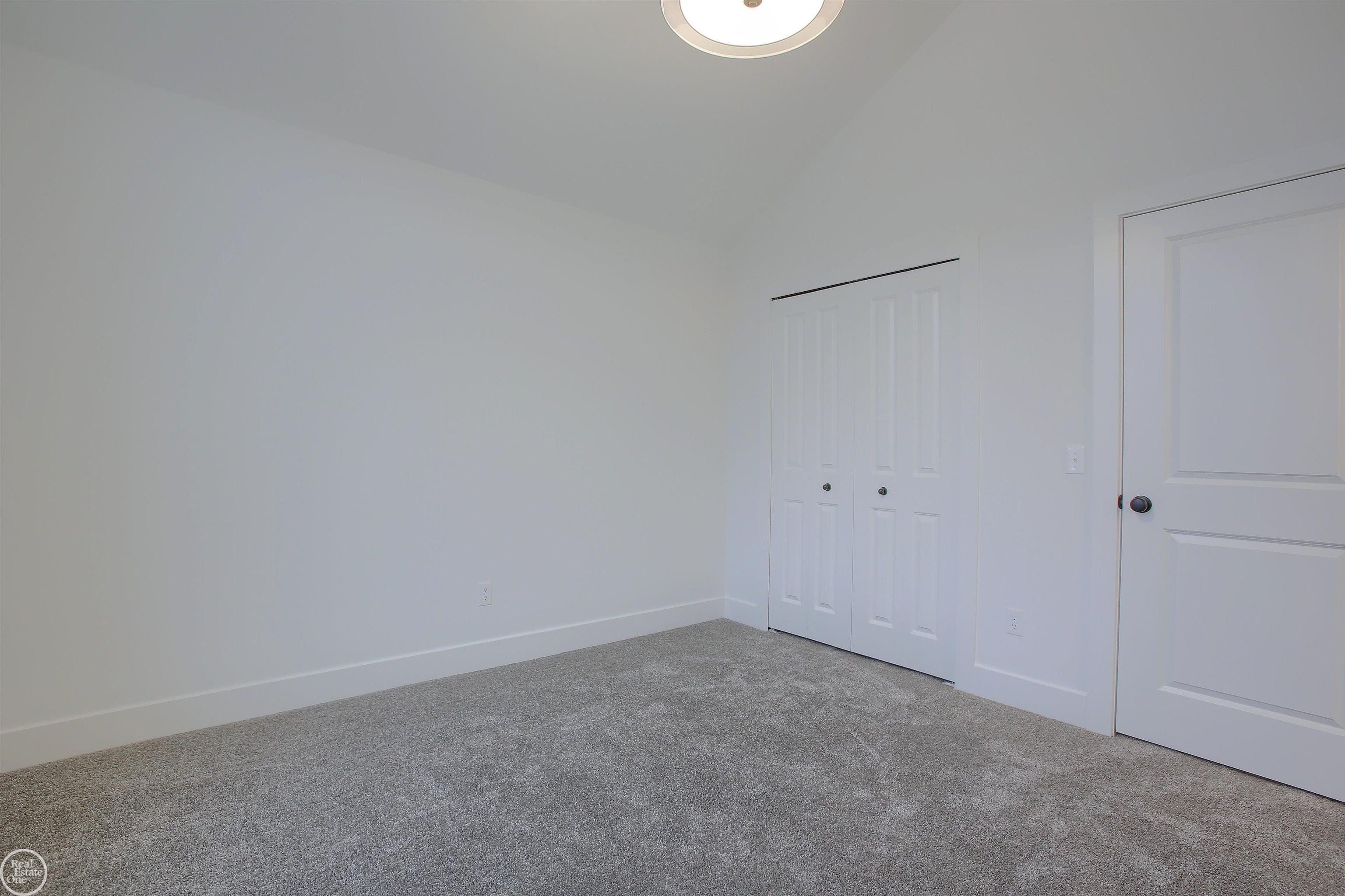 54125 Carrington. Shelby Twp, MI 48316