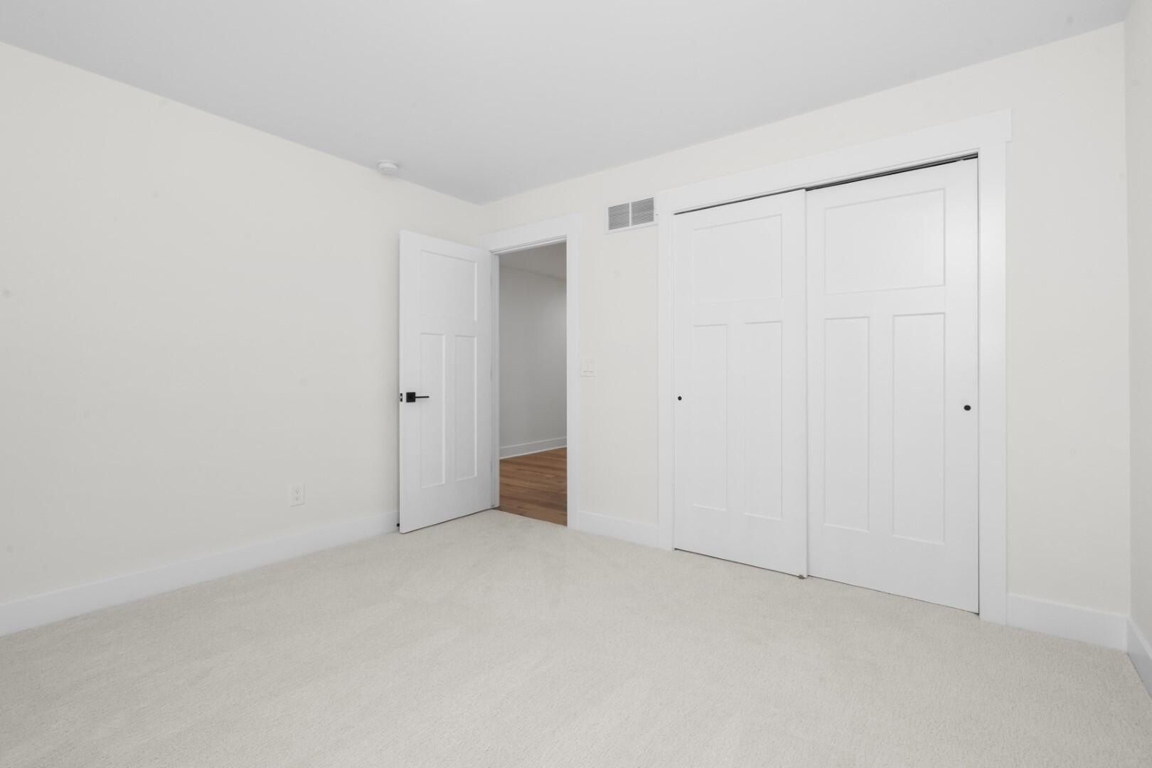 2735 Blue Bird Lane. Highland, MI 48357