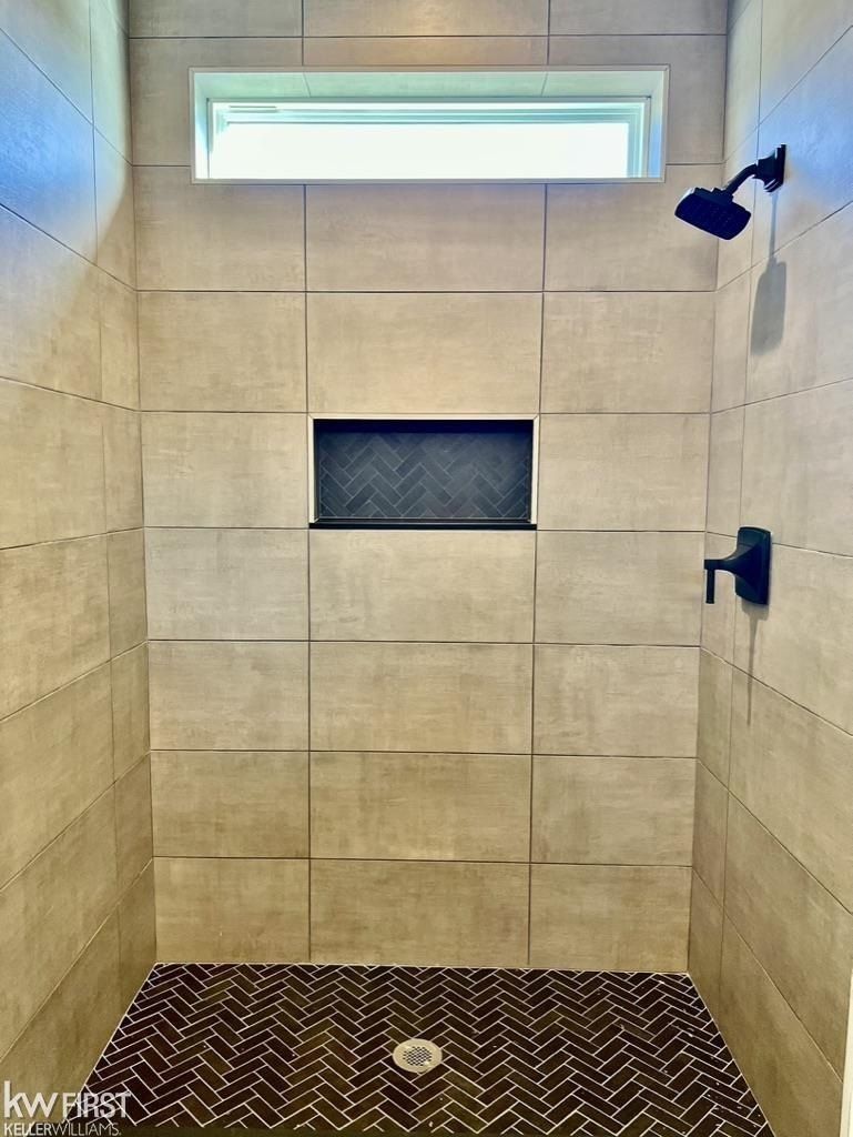 5381 Championship. Linden, MI 48451