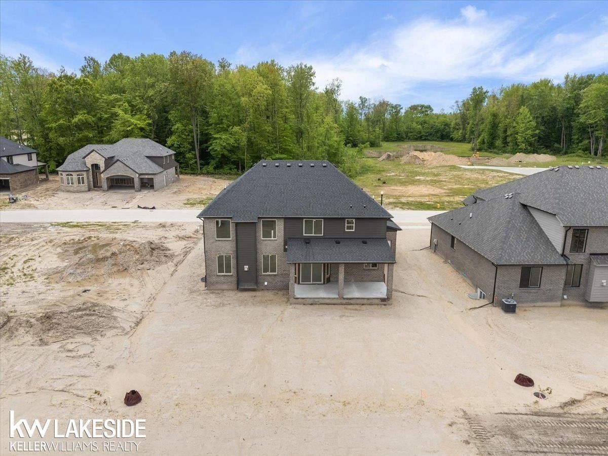 24165 Tullymore. Macomb, MI 48042