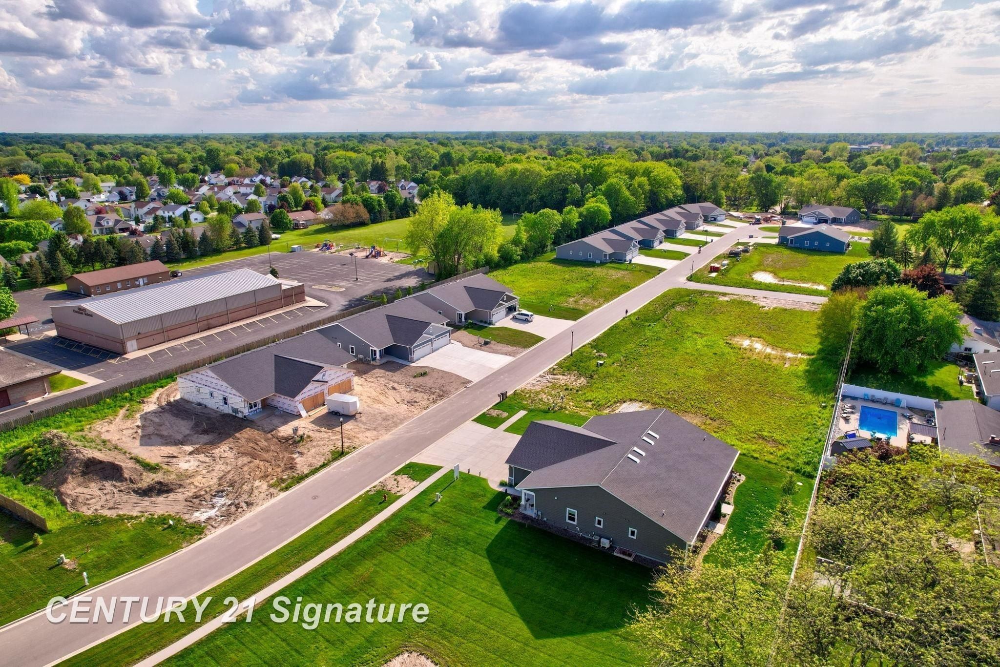 4215 Woodburn. Saginaw, MI 48603