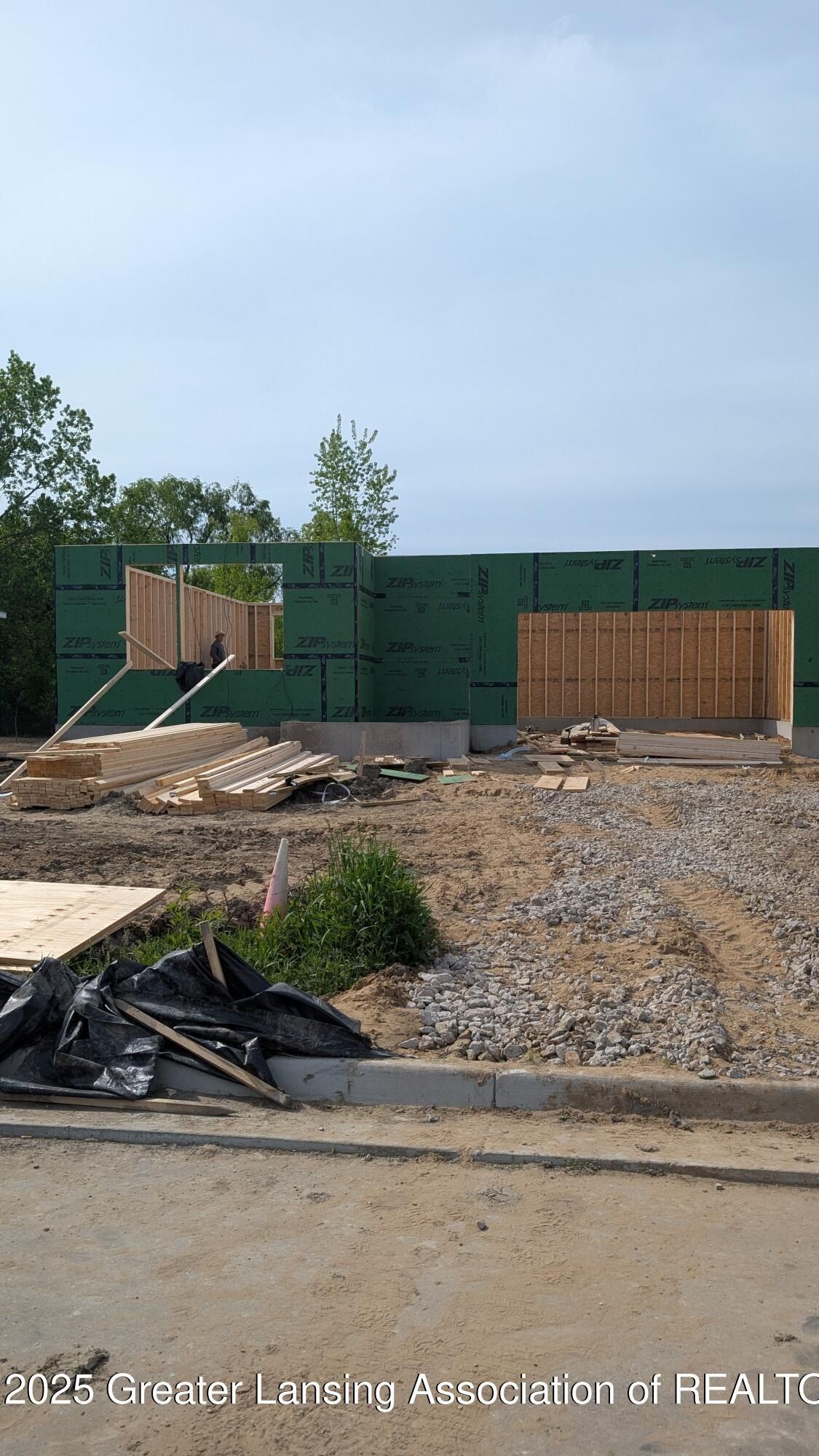15337 Sherwood Lane. Lansing, MI 48906