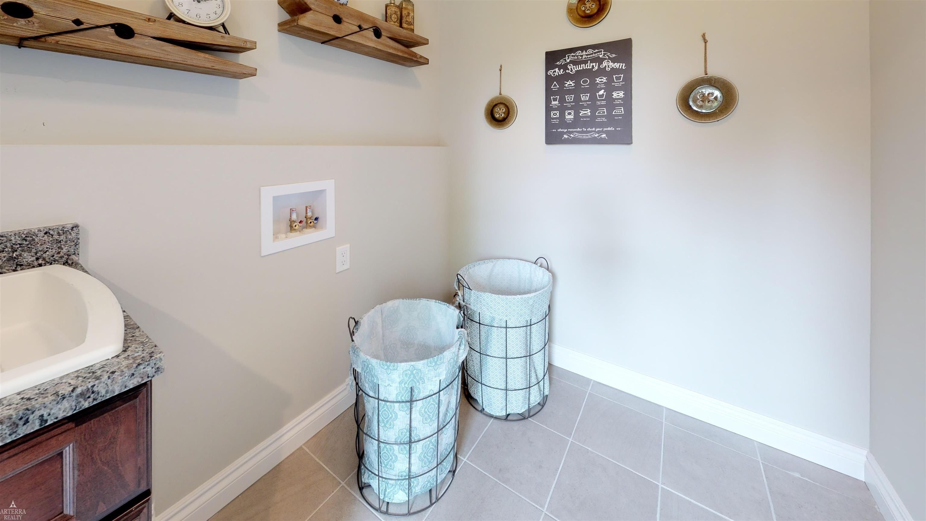 0 Waldon Ridge. Lake Orion, MI 48359