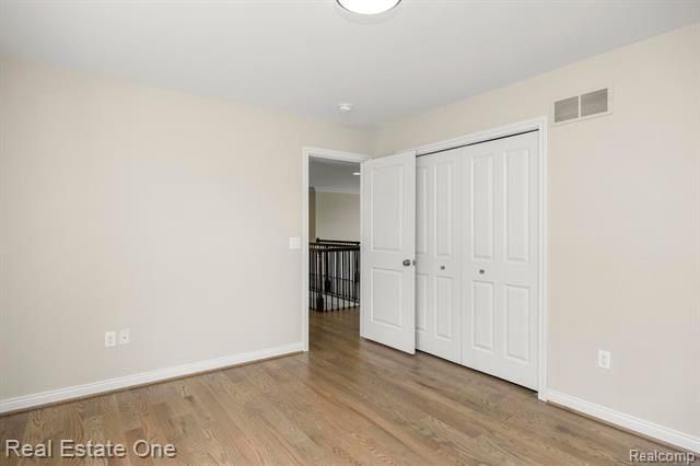 3122 Frankton Drive. Troy, MI 48083