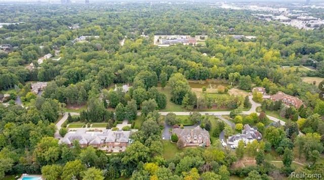 0001 Woodlynne Drive. Bingham Farms, MI 48025