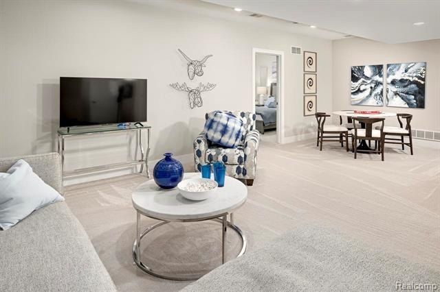 2348 Provencal Drive. Commerce Twp, MI 48382