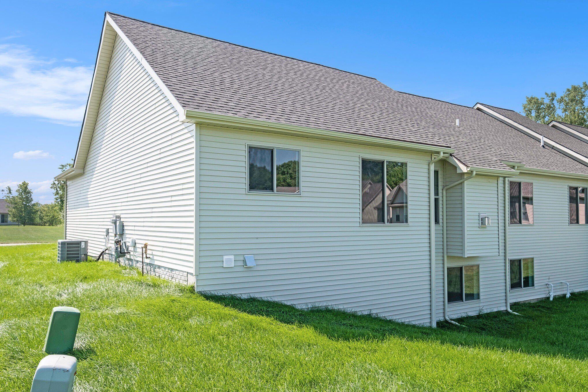 5391 Swan Lane. Burton, MI 48509