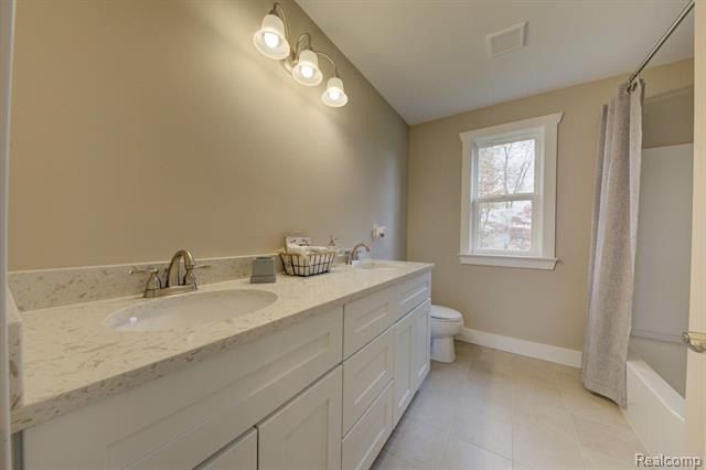 601 Birkdale Dr  Moh 45. Howell, MI 48843