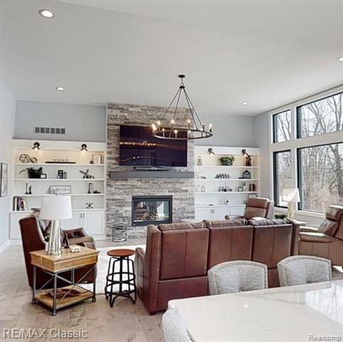 001 Buttercup Trail. Milford, MI 48381