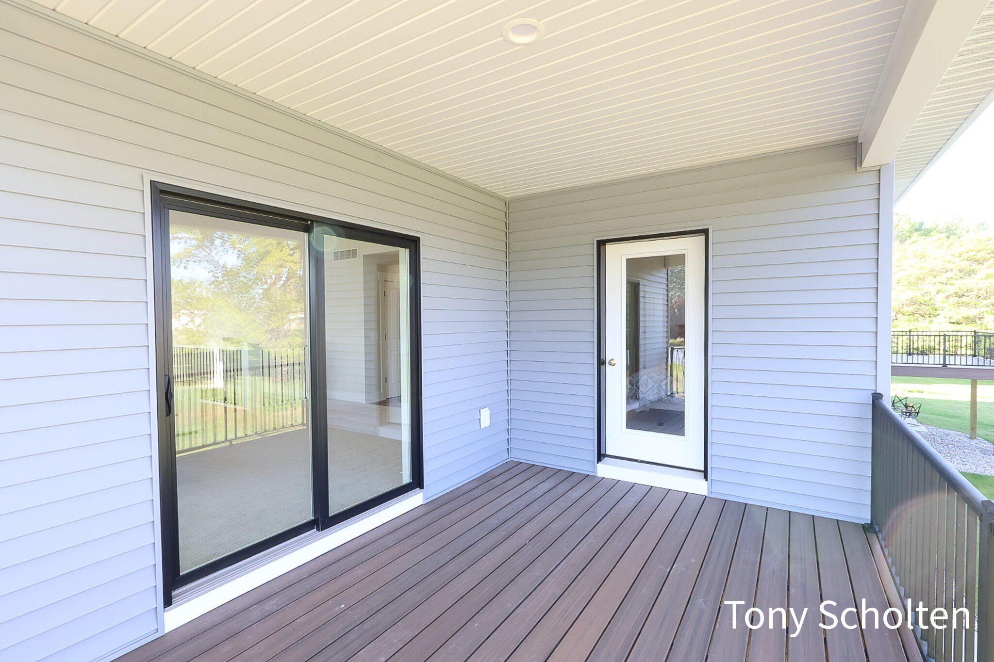 6324 Blendon Woods Drive Unit 21. Hudsonville, MI 49426