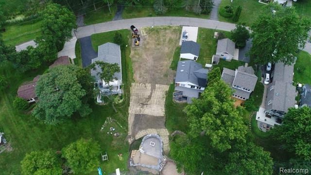 10418 King Road. Davisburg, MI 48350