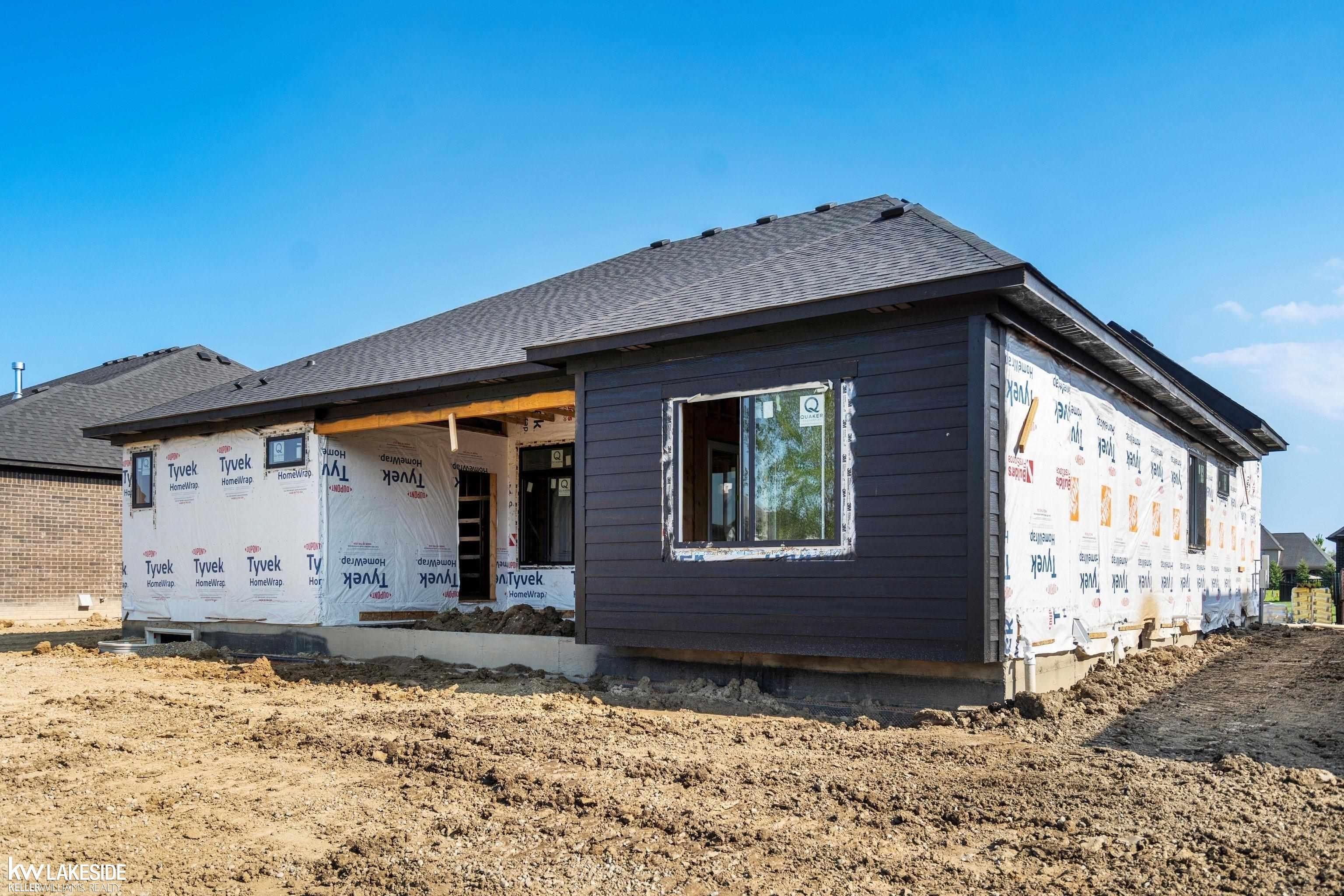 19307 Springbrook. Macomb, MI 48044