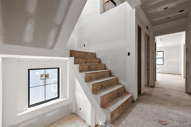 1368 Bennaville Avenue. Birmingham, MI 48009