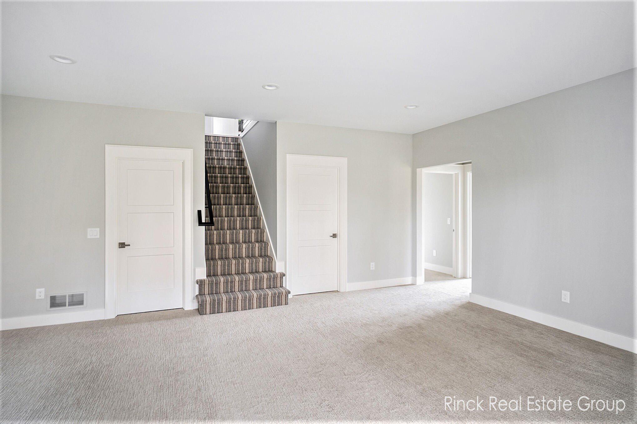 2892 Duneside Trail Unit 9. Muskegon, MI 49441