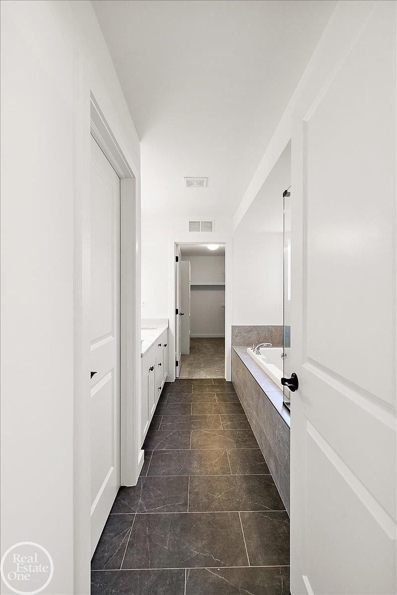 50567 Summit View. Macomb Twp, MI 48044