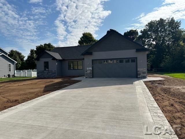 3185 Pender. Adrian, MI 49221