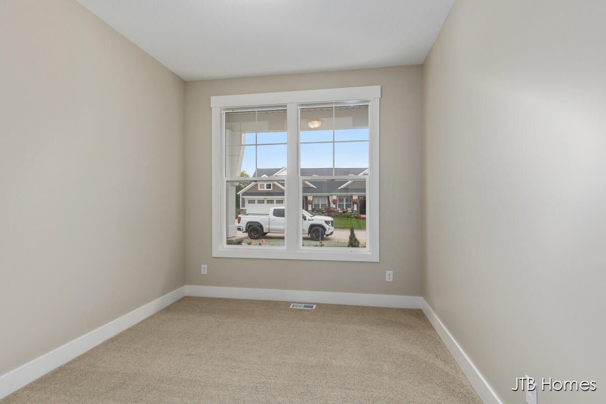 6598 Timber Crest Drive Ne. Rockford, MI 49341