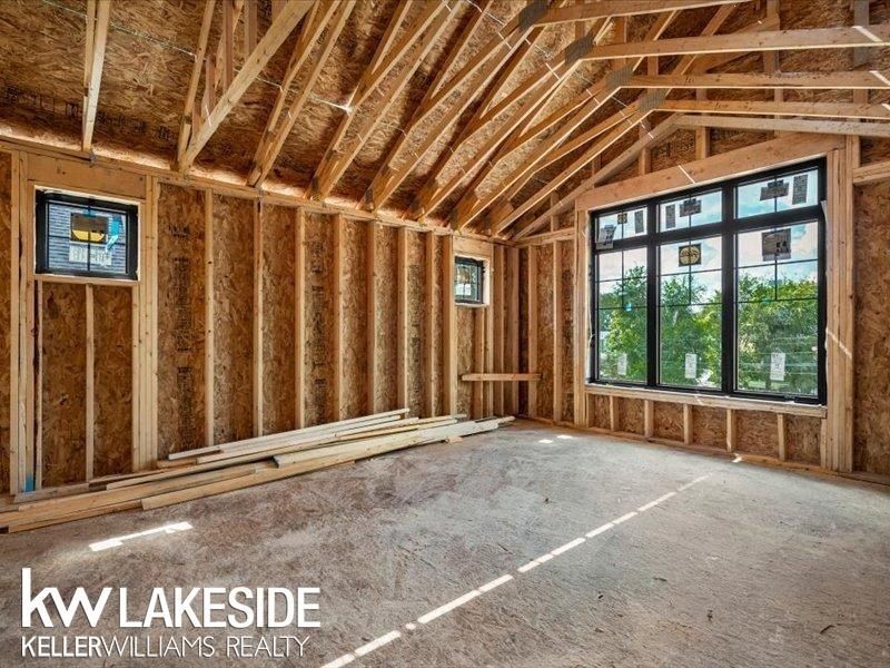 761 Lounsbury. Rochester, MI 48307