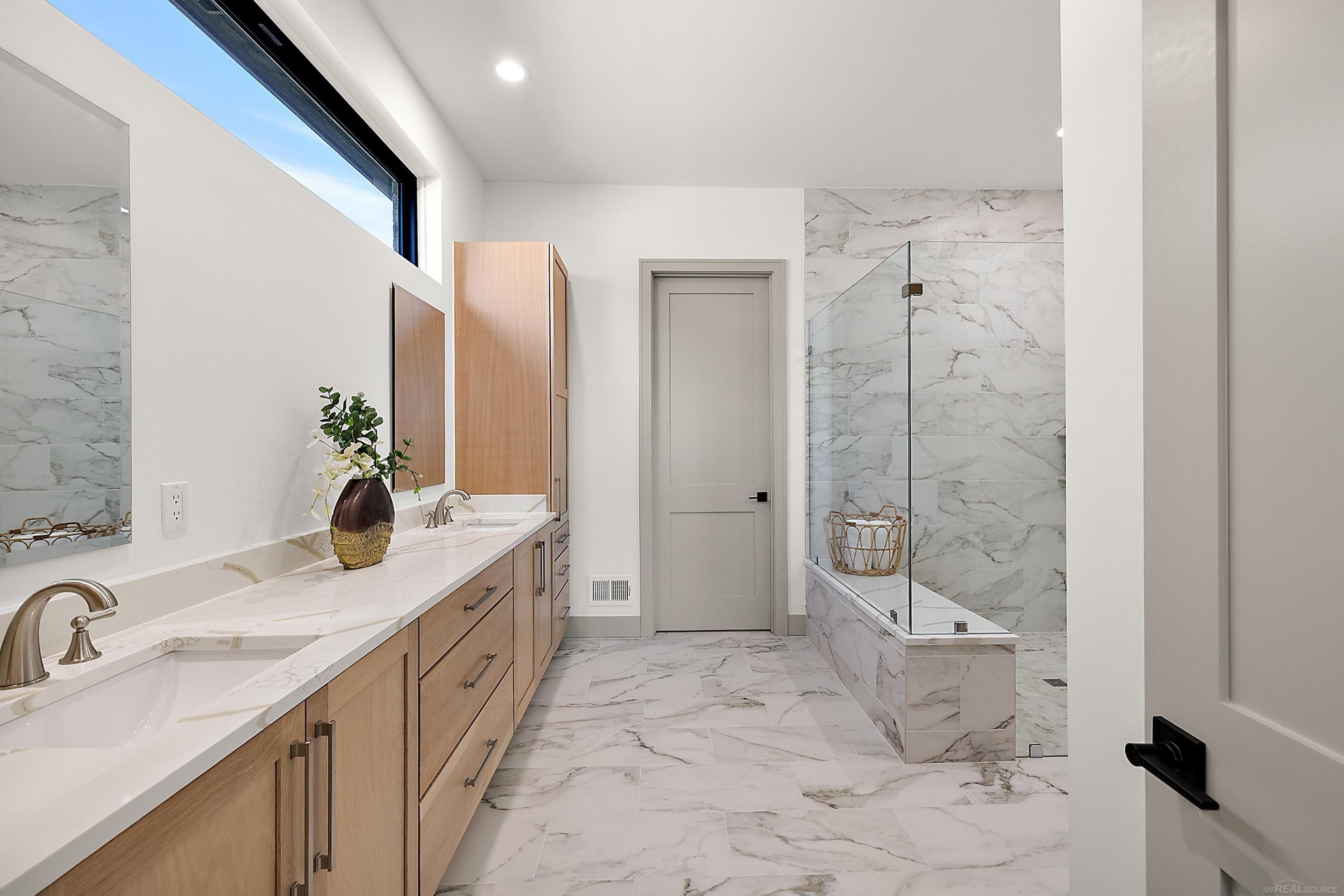 13970 Quail View. Washington Twp, MI 48094