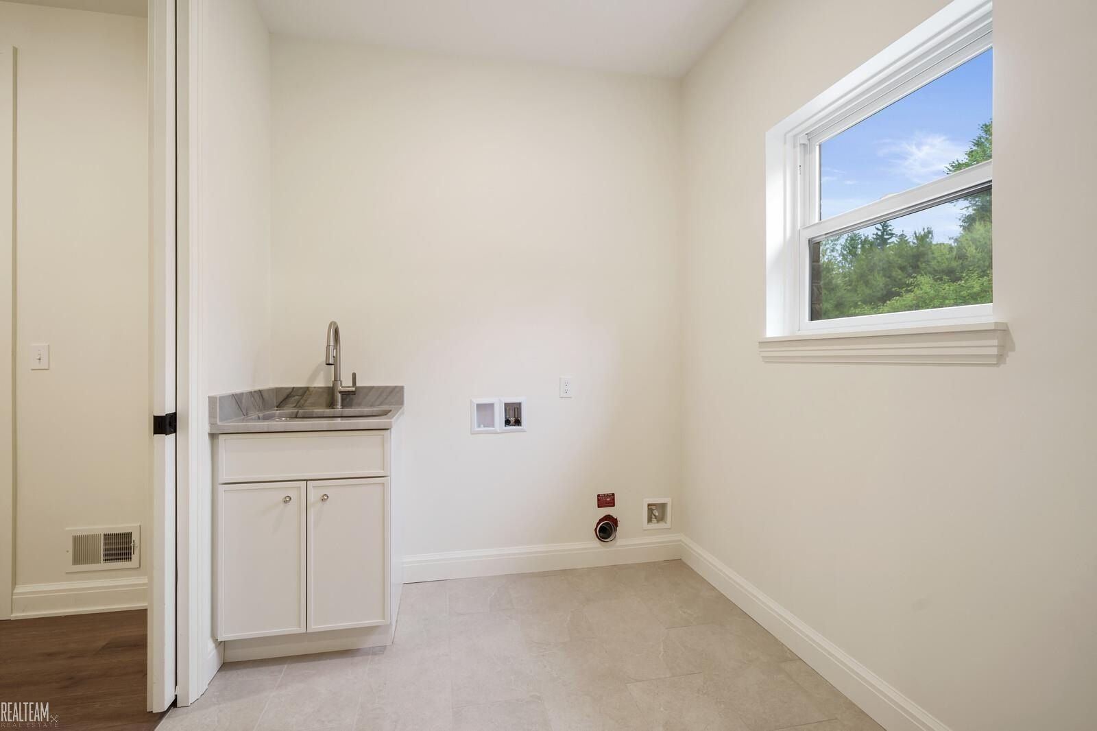 55420 Jewell. Shelby Twp, MI 48315