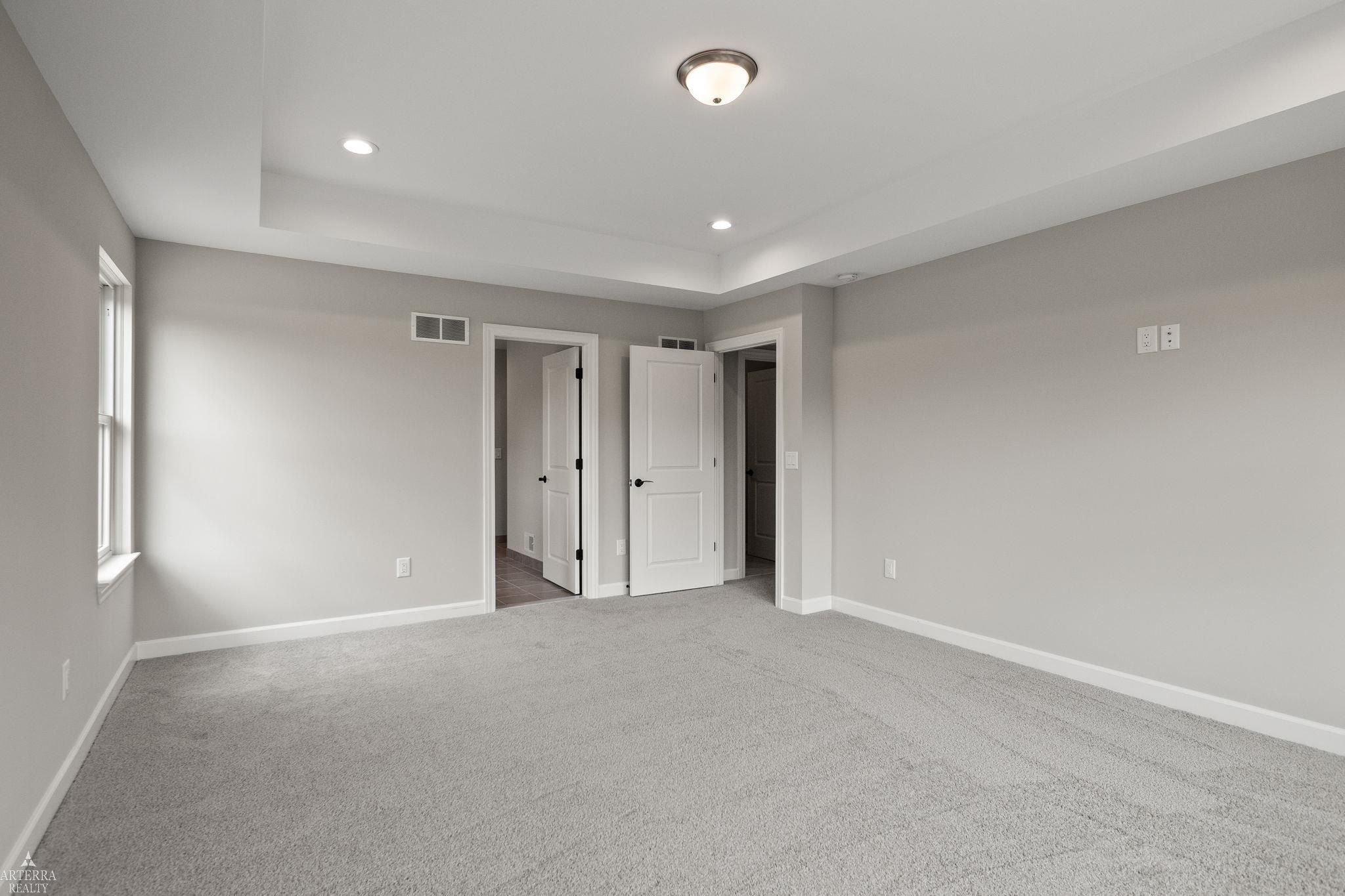 3300 Waldon Ridge. Lake Orion, MI 48359