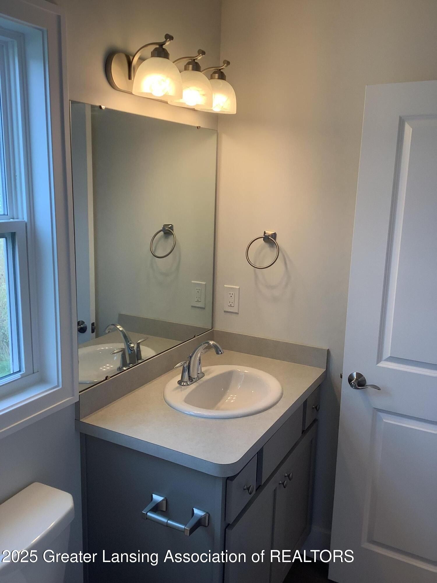 1396 Superior Drive Unit 28. Saint Johns, MI 48879