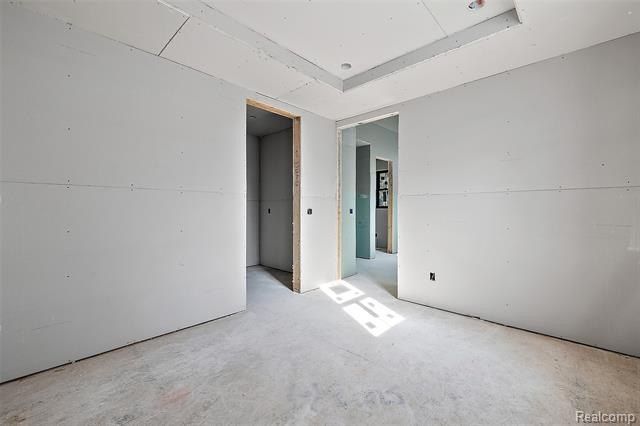 2263 Manchester Road. Birmingham, MI 48009