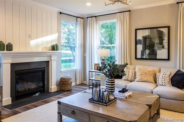 6187 Parker Drive. Linden, MI 48451