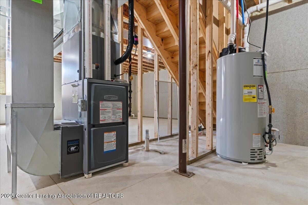 177 Elizabeth Way Unit 80. Potterville, MI 48876