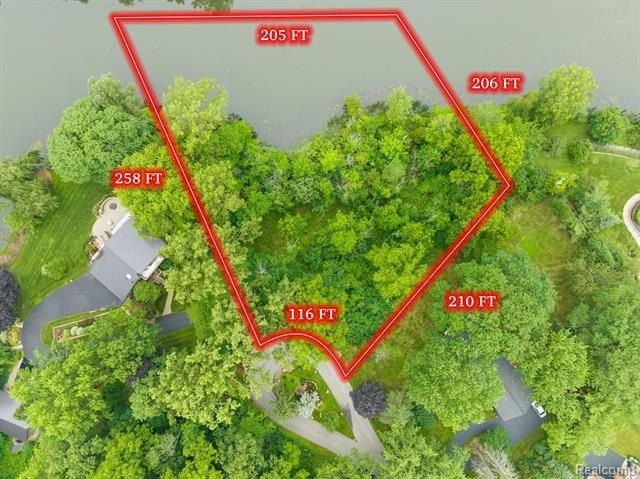 0001 Mohawk Court. Bloomfield Hills, MI 48302