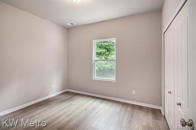 185 Whispering Pines Drive. Fenton, MI 48430