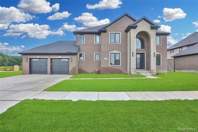 22064 Chaucer Court. Macomb, MI 48044