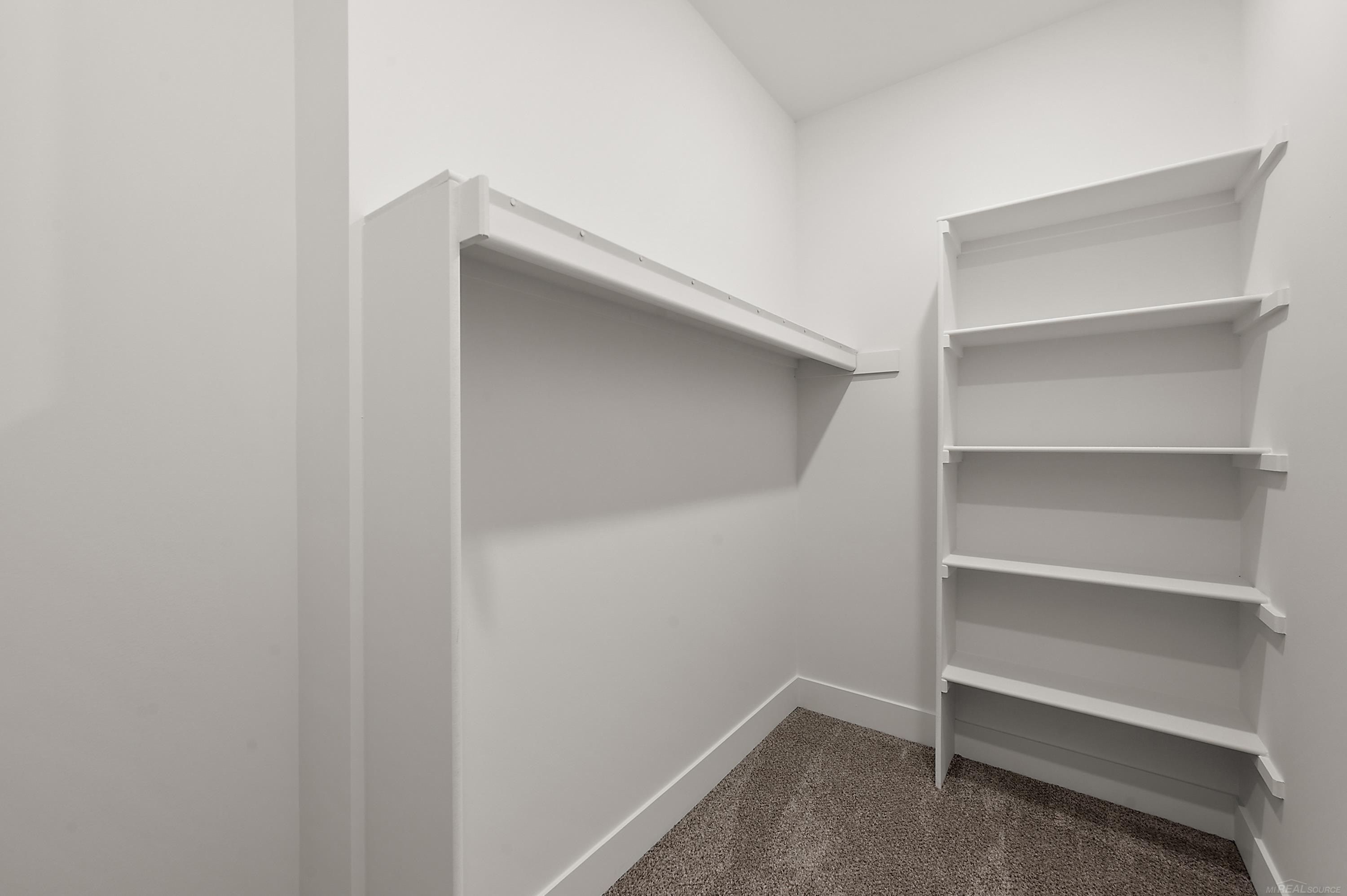 5956 Willow Grove. Troy, MI 48085