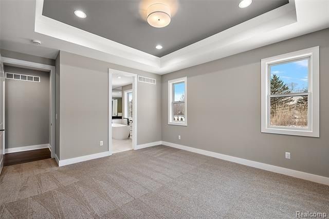 1 Pinery Court. Orion, MI 48362